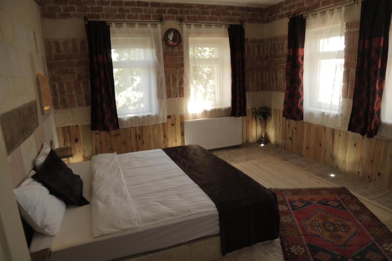 Hotel Philosophia Учгісар Екстер'єр фото