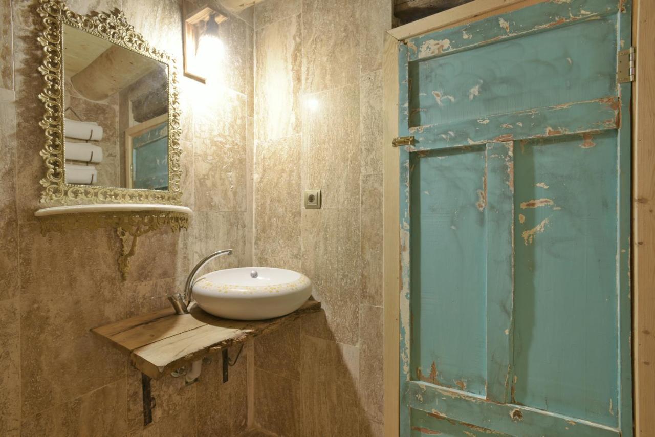 Hotel Philosophia Учгісар Екстер'єр фото